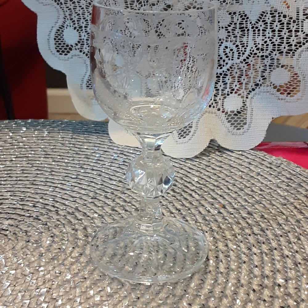 Fine lead crystal 8 cordial set